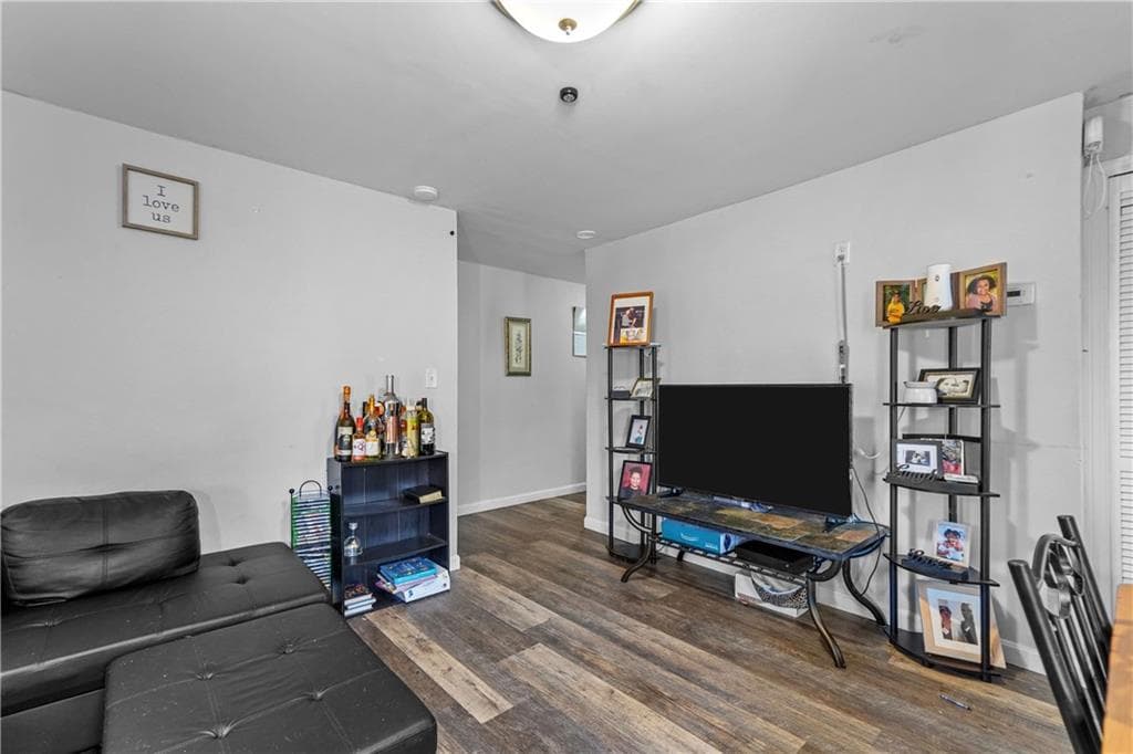 329 Plainfield Street photo 20