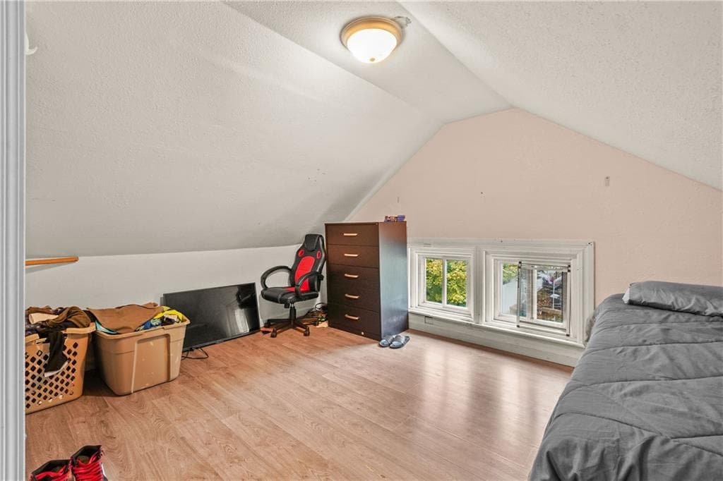 329 Plainfield Street photo 8