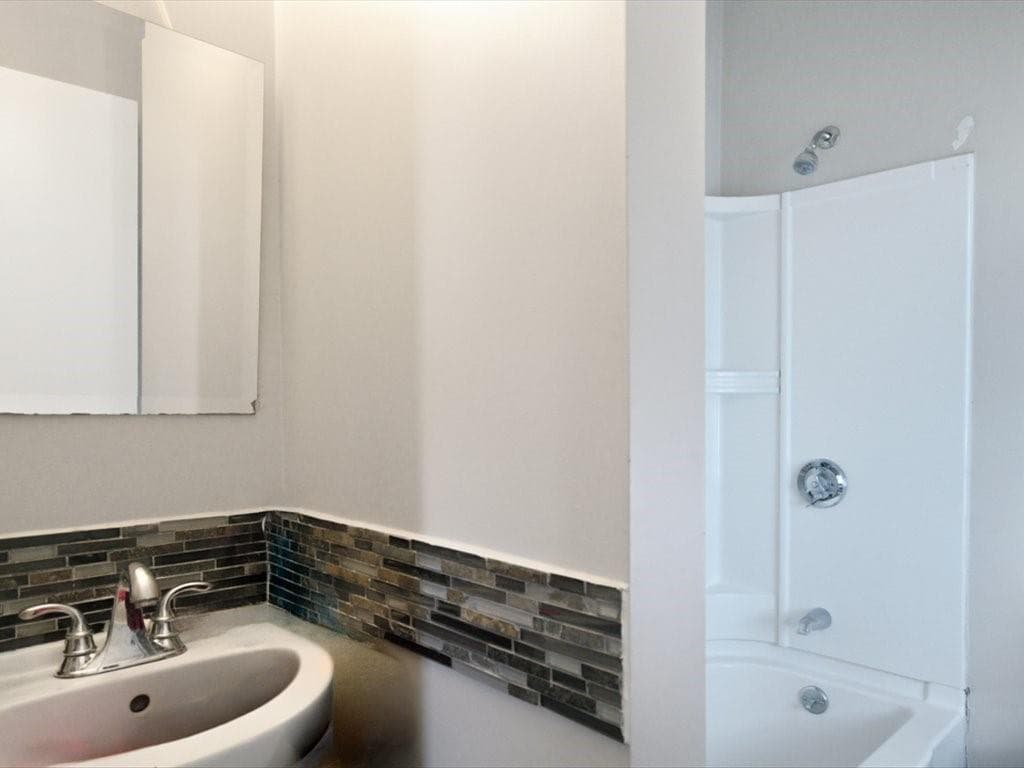 221 Warren Avenue photo 8