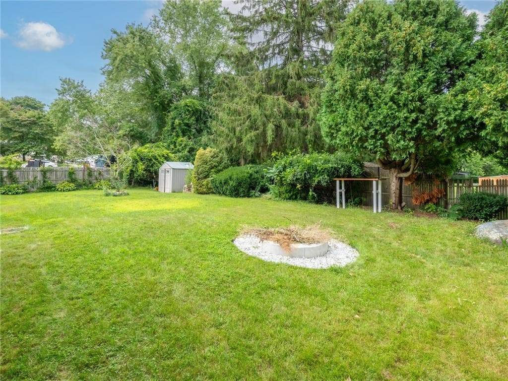 171 Tiogue Avenue photo 5