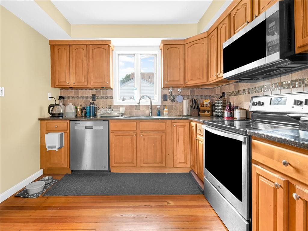 Single Family Residence at 26 Gentian Avenue, Providence, photo 9 of 29