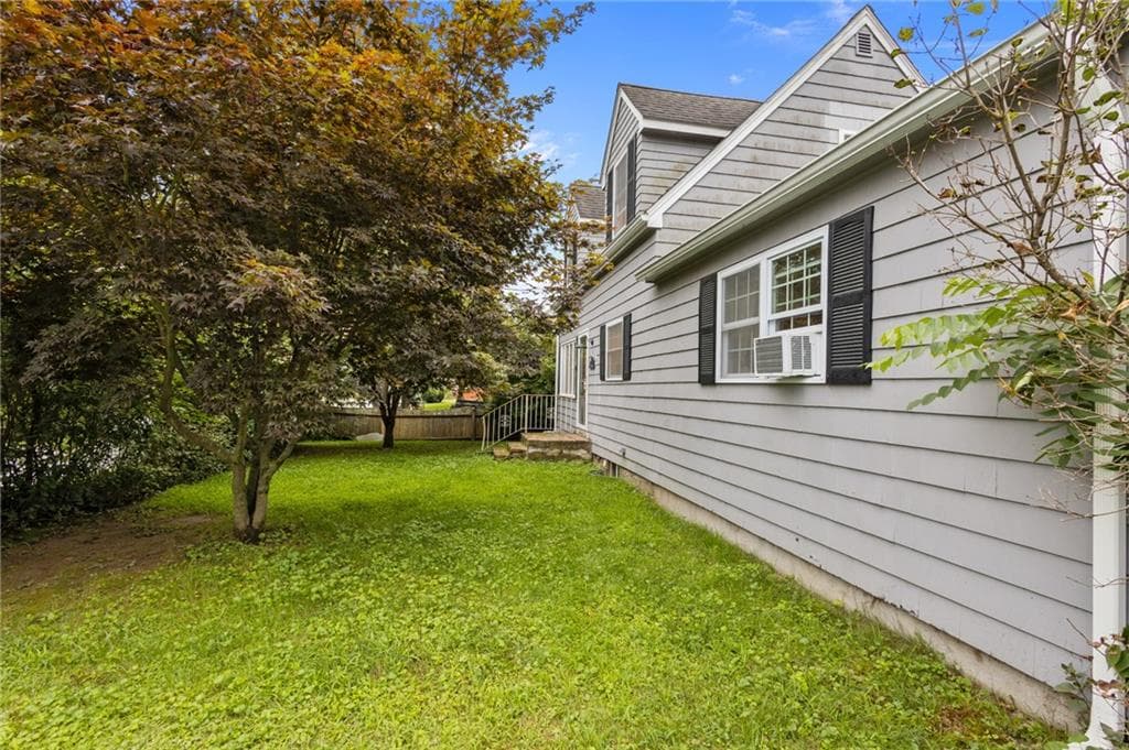 24 Fairbanks Avenue photo 2