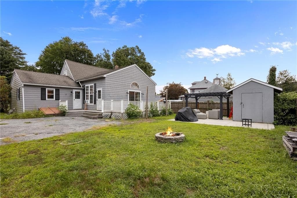 24 Fairbanks Avenue photo 5