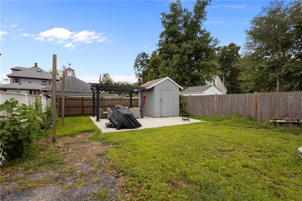 24 Fairbanks Avenue photo 8