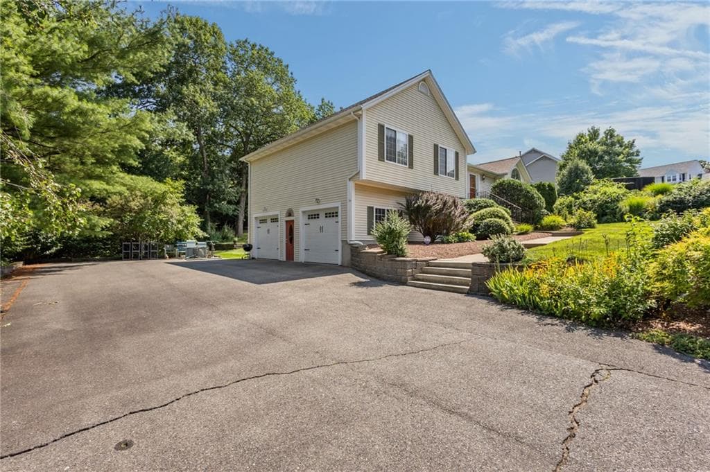 22 Apple Ridge Road photo 2