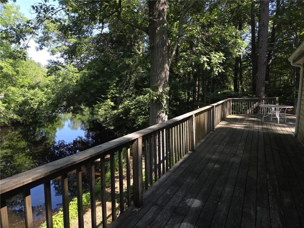31 Lakeside Drive photo 2