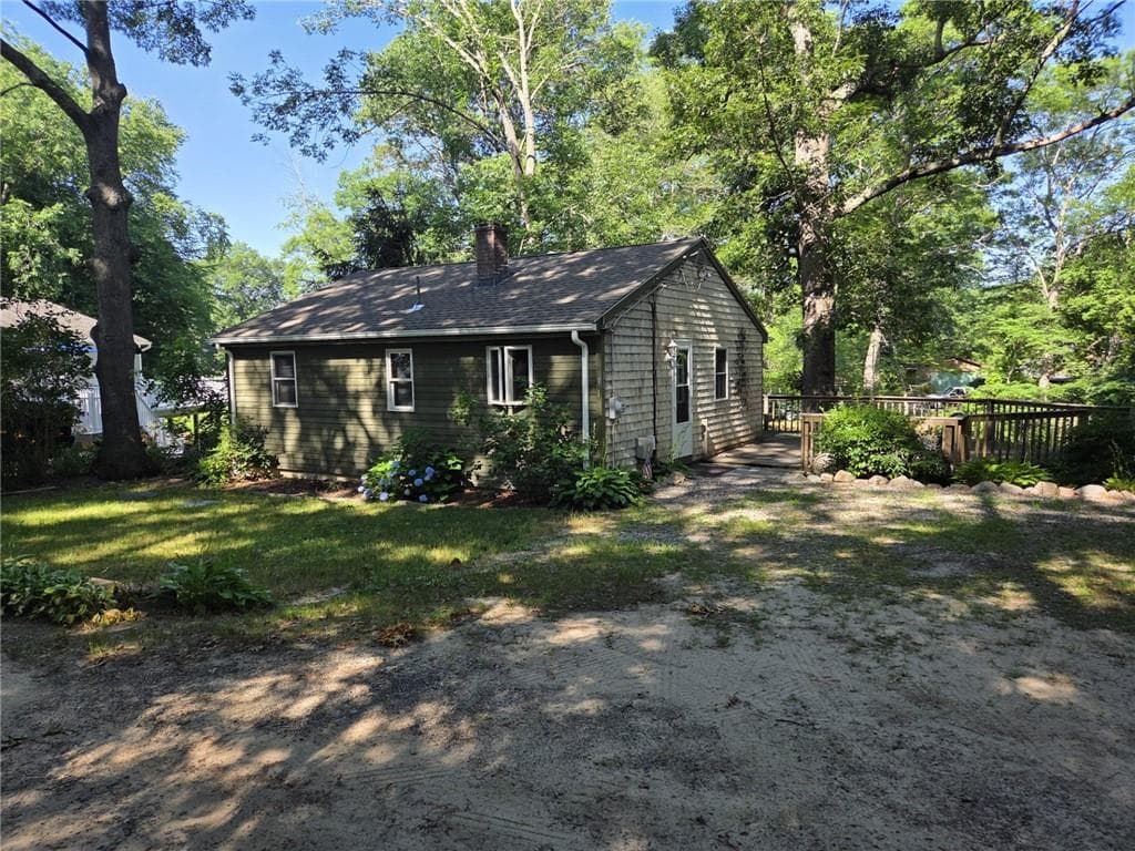31 Lakeside Drive photo 3