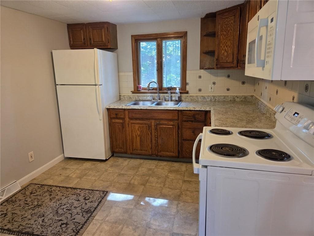 31 Lakeside Drive photo 10