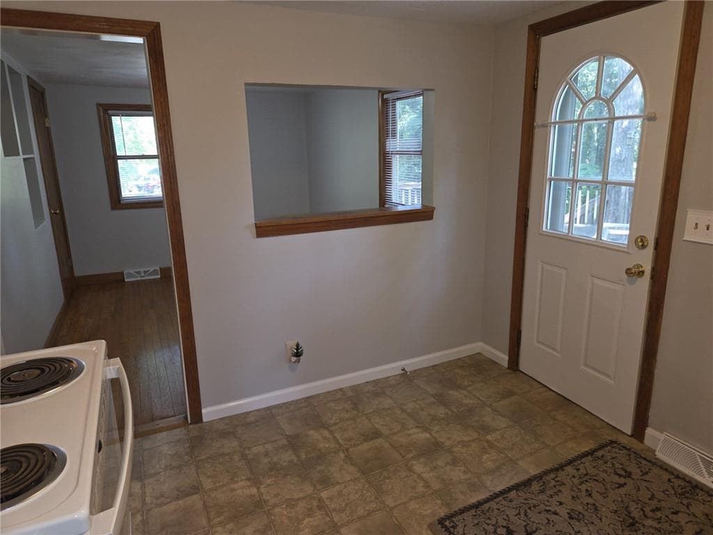 31 Lakeside Drive photo 11