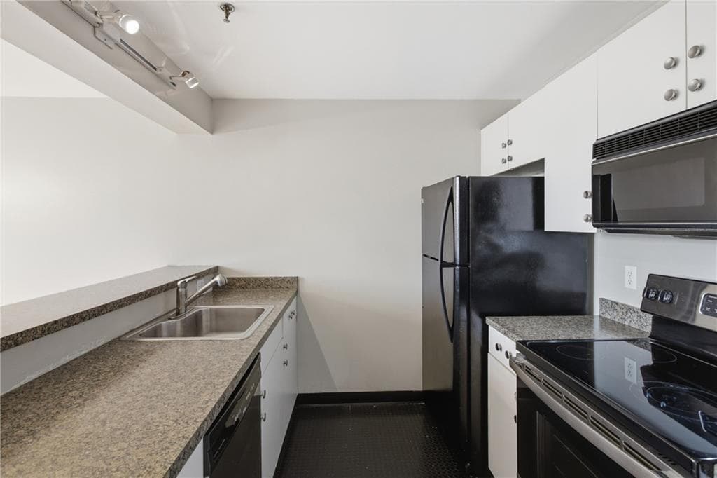 494 Woonasquatucket Avenue UNIT 411 photo 6