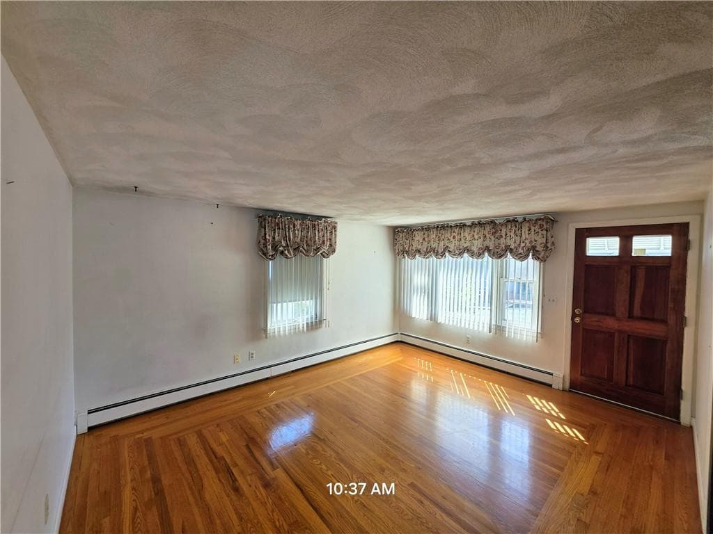 223 Wallace Street photo 3