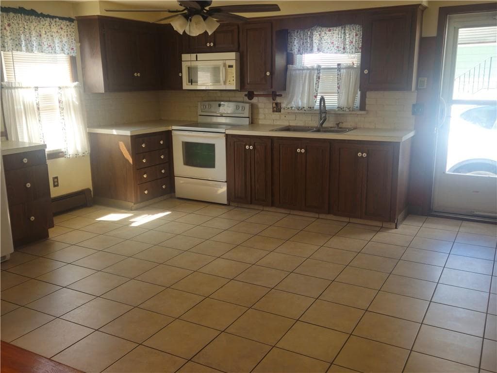 223 Wallace Street photo 15