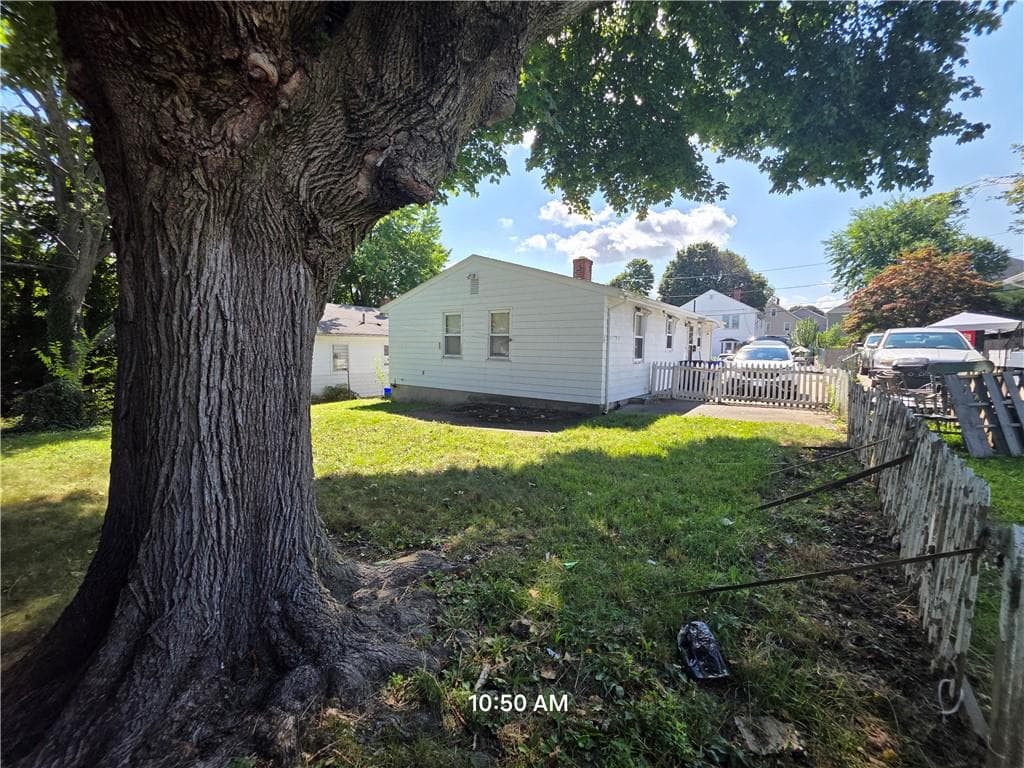 223 Wallace Street photo 29