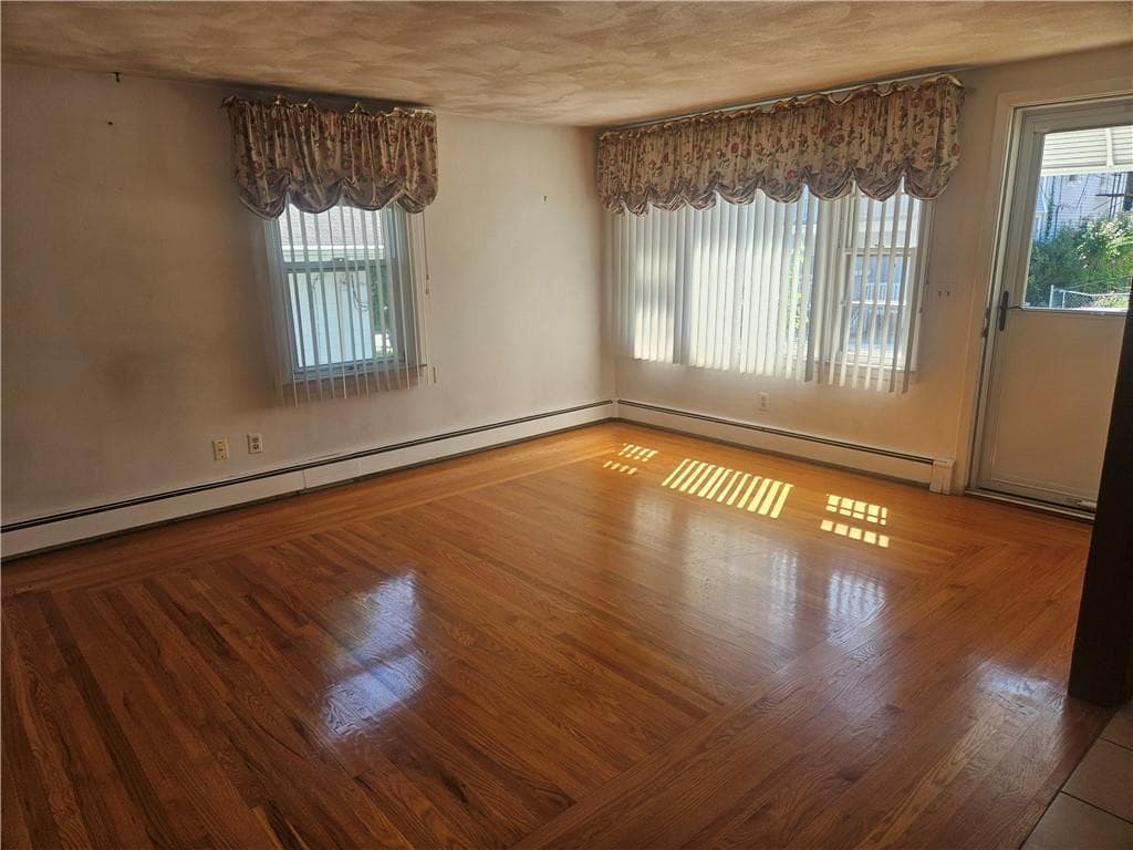 223 Wallace Street photo 4