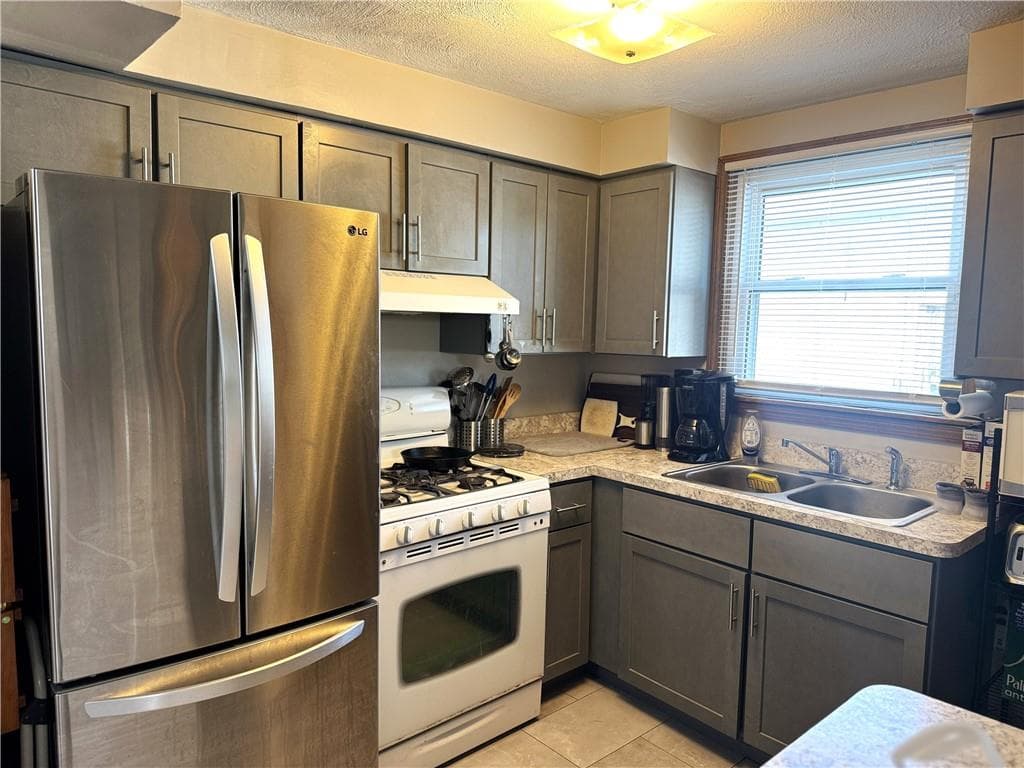 89 91 Manomet Street photo 2