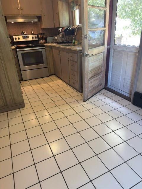 59 Wells Avenue photo 7