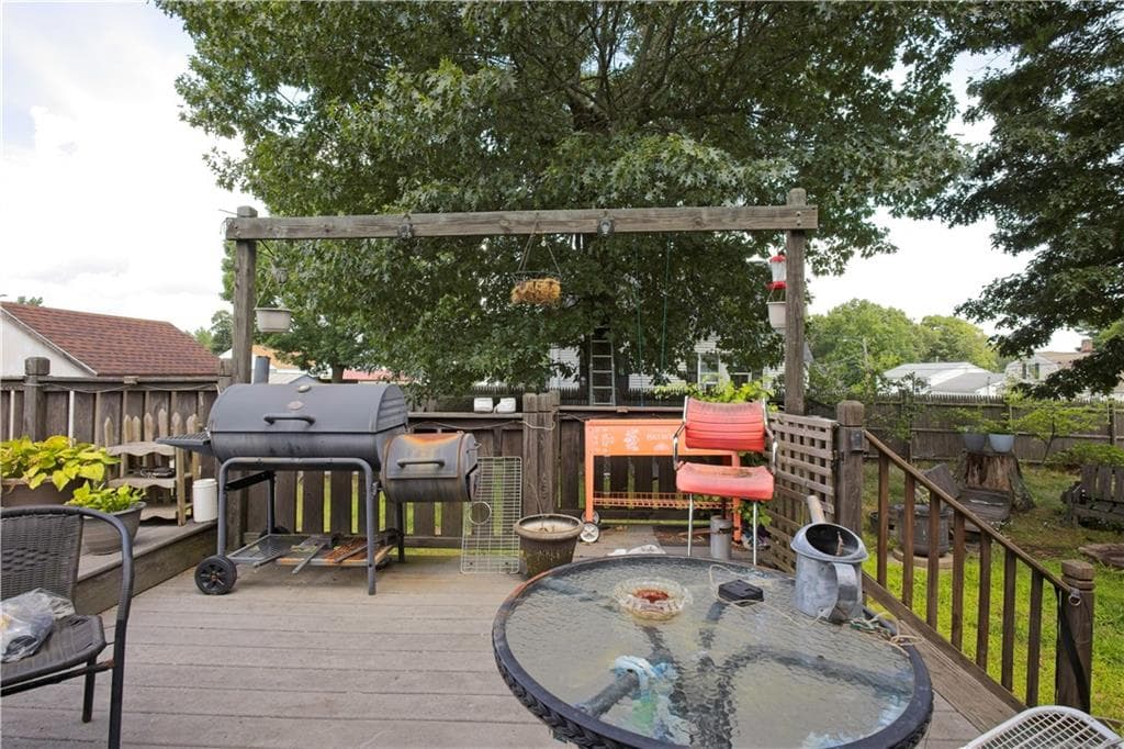 59 Wells Avenue photo 24