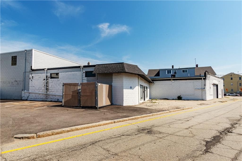 75 Roberts Street photo 45