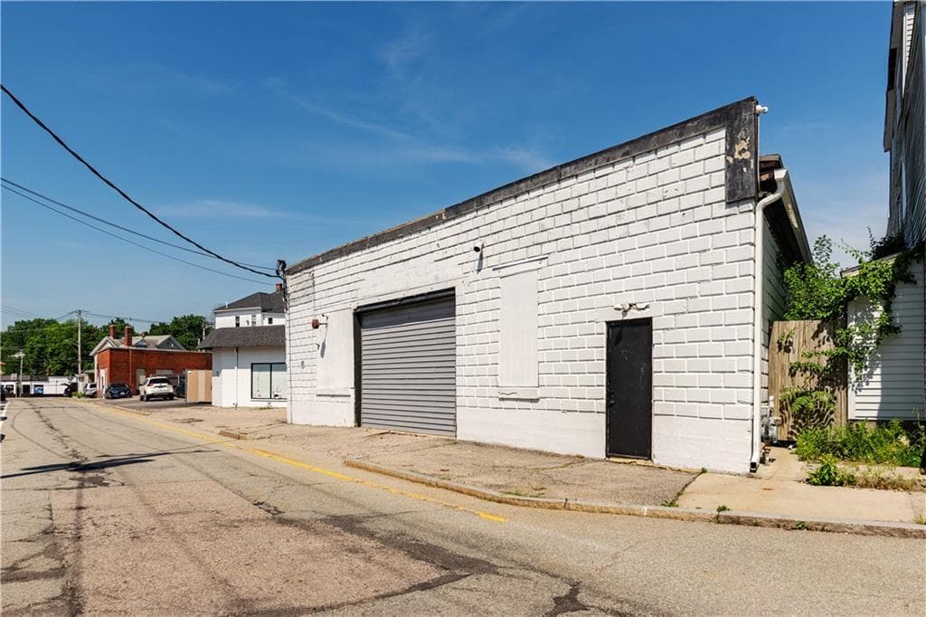 75 Roberts Street photo 48
