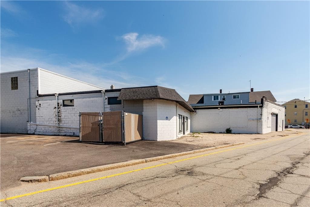 75 Roberts Street photo 44