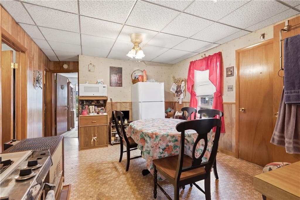 444 Carrington Avenue photo 23