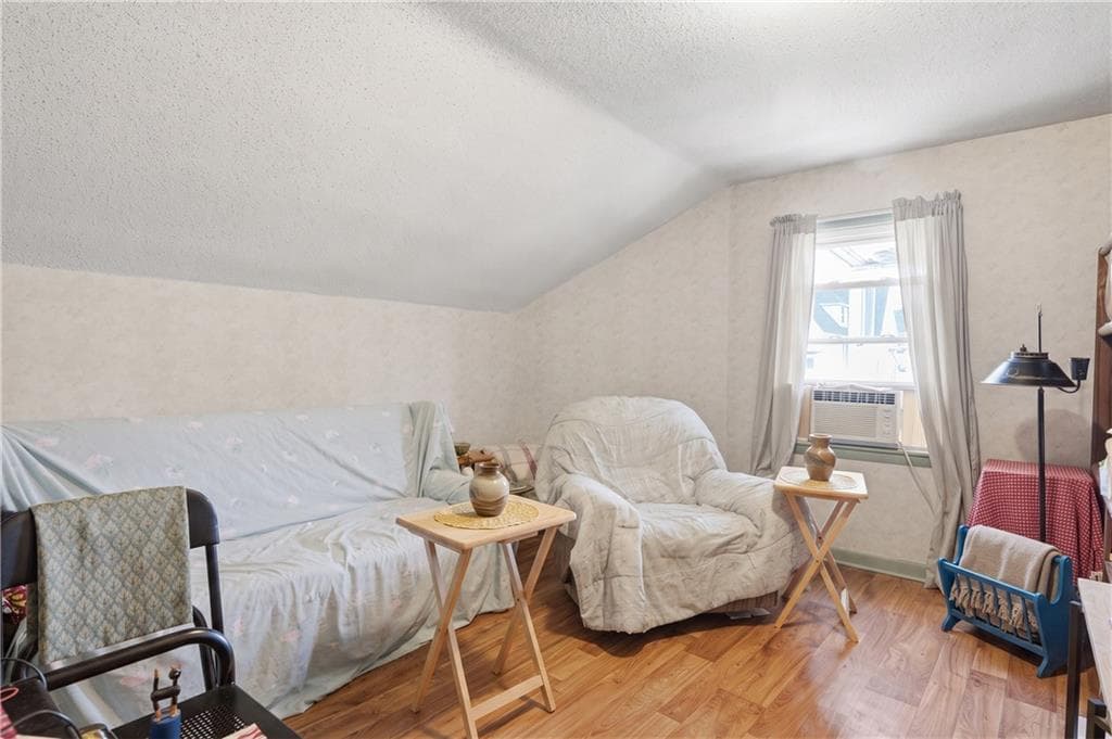 444 Carrington Avenue photo 28