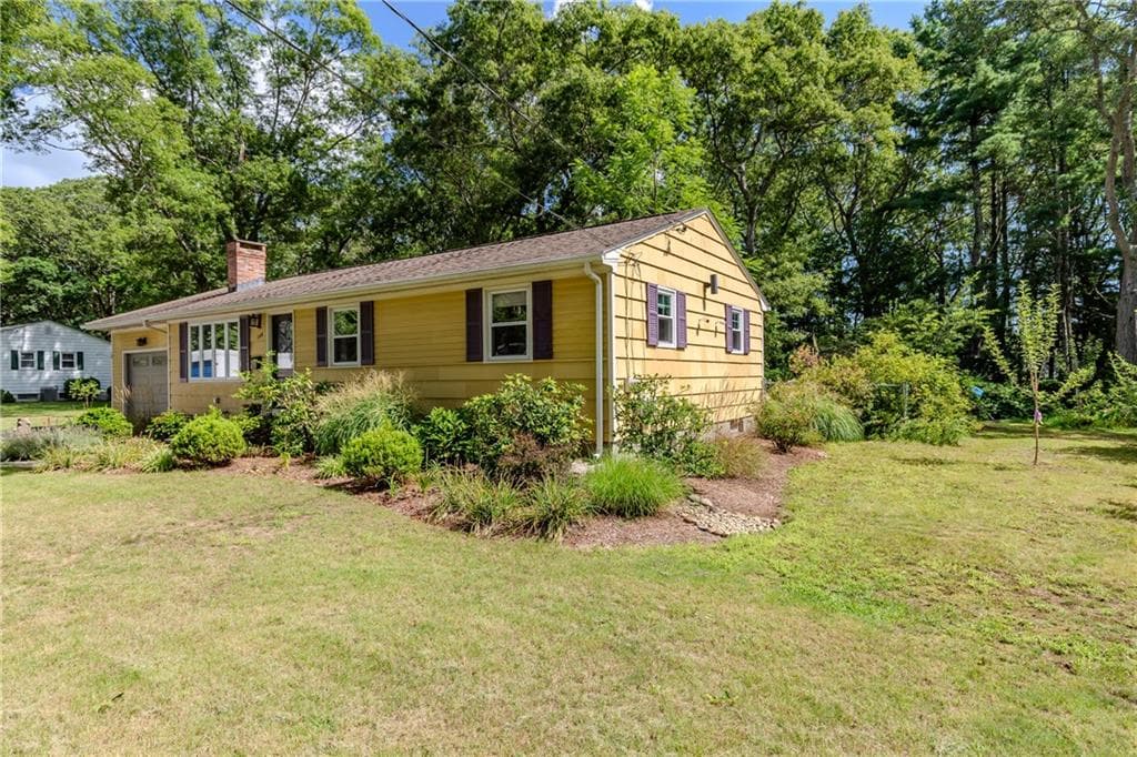 Single Family Residence at 108 Elmwood Drive, North Kingstown, photo 27 of 31