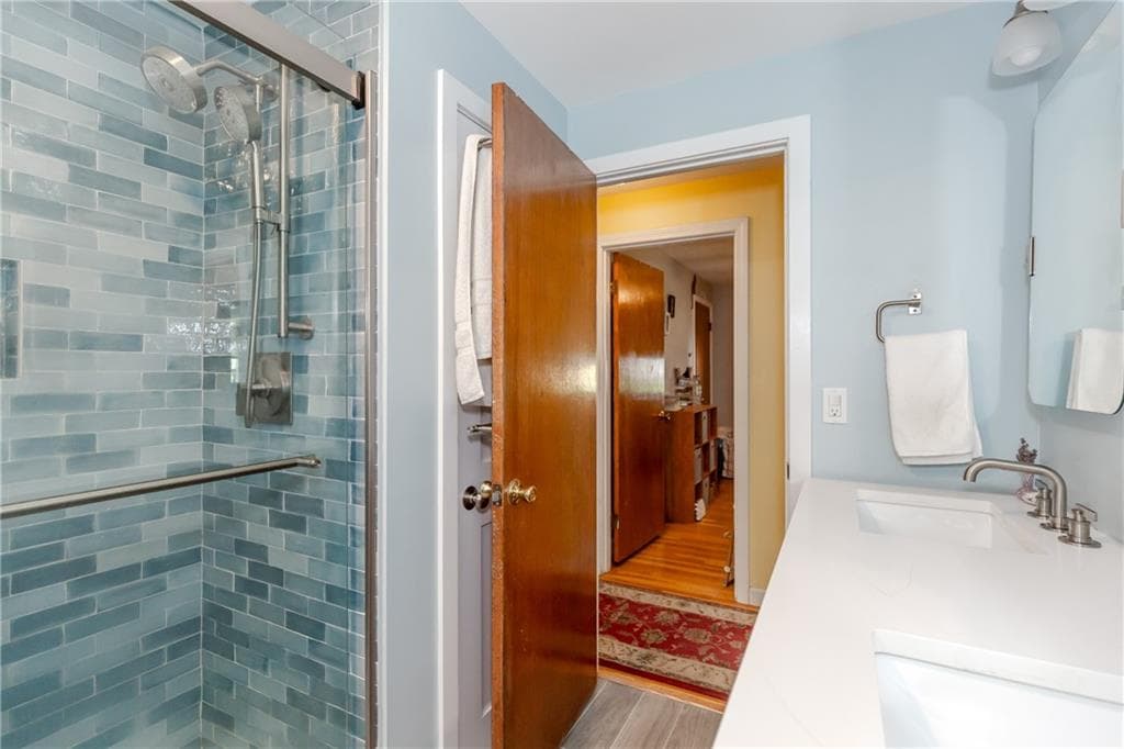 Single Family Residence at 108 Elmwood Drive, North Kingstown, photo 12 of 31