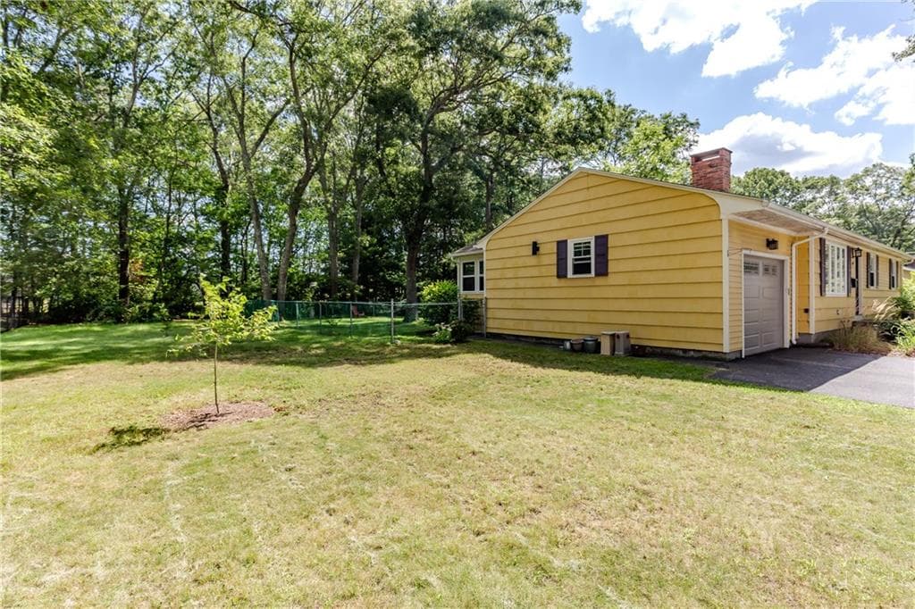 Single Family Residence at 108 Elmwood Drive, North Kingstown, photo 26 of 31