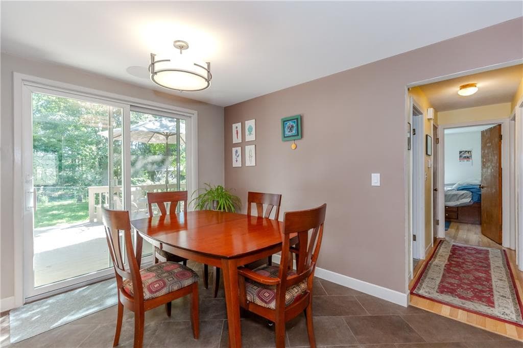Single Family Residence at 108 Elmwood Drive, North Kingstown, photo 5 of 31