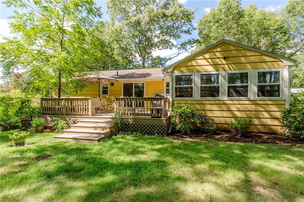 Single Family Residence at 108 Elmwood Drive, North Kingstown, photo 21 of 31