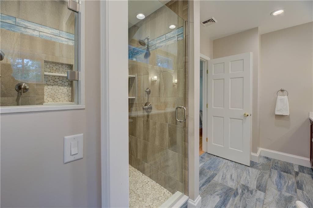 8 Lee Road photo 25