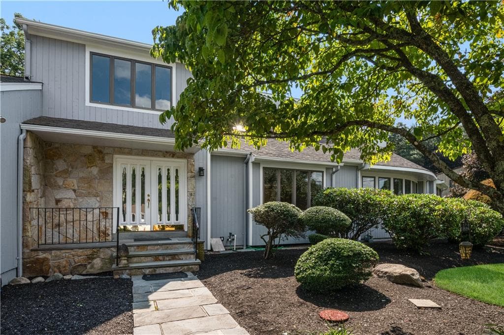 Single Family Residence at 30 Dutchess Drive, Cranston, photo 2 of 47