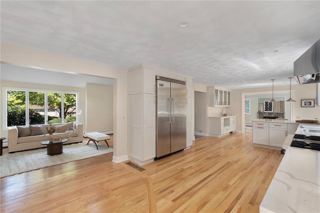 Single Family Residence at 30 Dutchess Drive, Cranston, photo 22 of 47