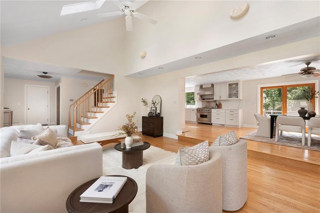 Single Family Residence at 30 Dutchess Drive, Cranston, photo 11 of 47
