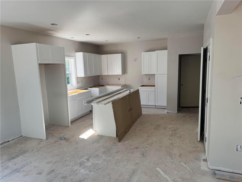 Single Family Residence at 443 Seven Mile Road, Cranston, photo 6 of 21