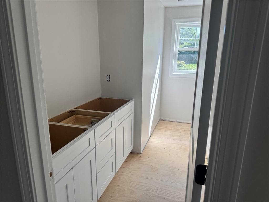 Single Family Residence at 443 Seven Mile Road, Cranston, photo 13 of 21