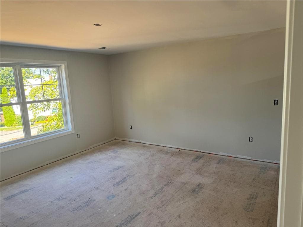Single Family Residence at 443 Seven Mile Road, Cranston, photo 9 of 21