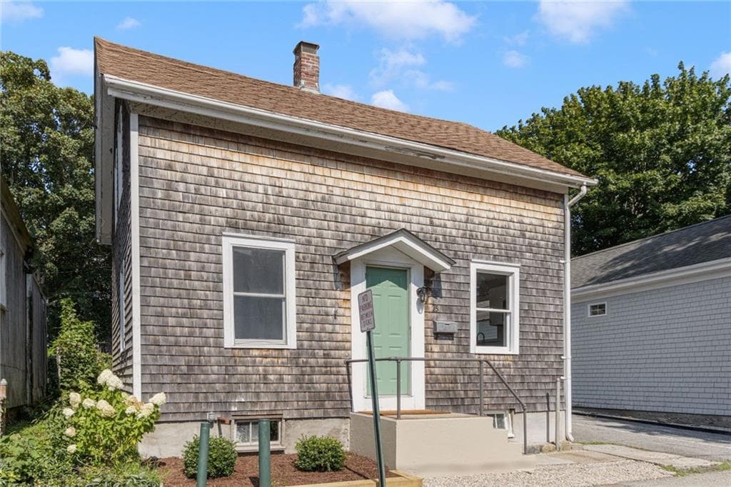 75 Tilden Avenue photo 2