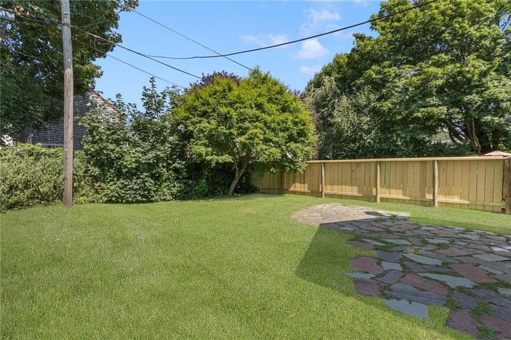 75 Tilden Avenue photo 32