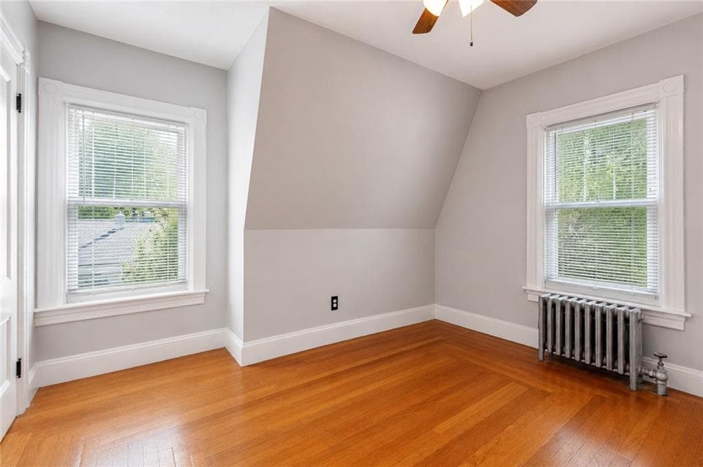 225 Hunts Avenue photo 28
