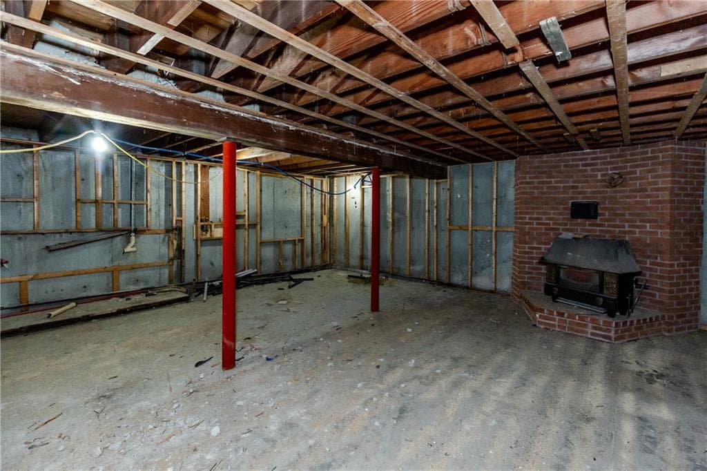 Single Family Residence at 381 Angell Road, Lincoln, photo 11 of 36