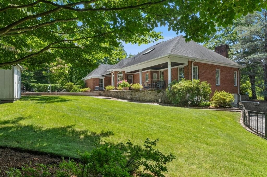1 Mulberry Court photo 3