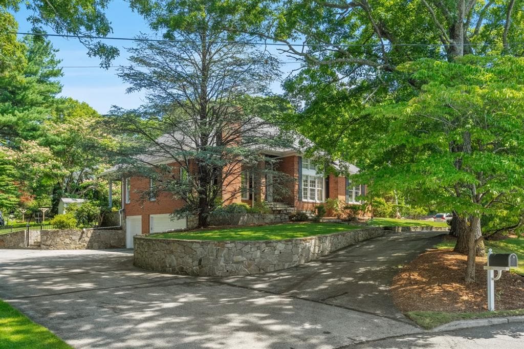 1 Mulberry Court photo 4