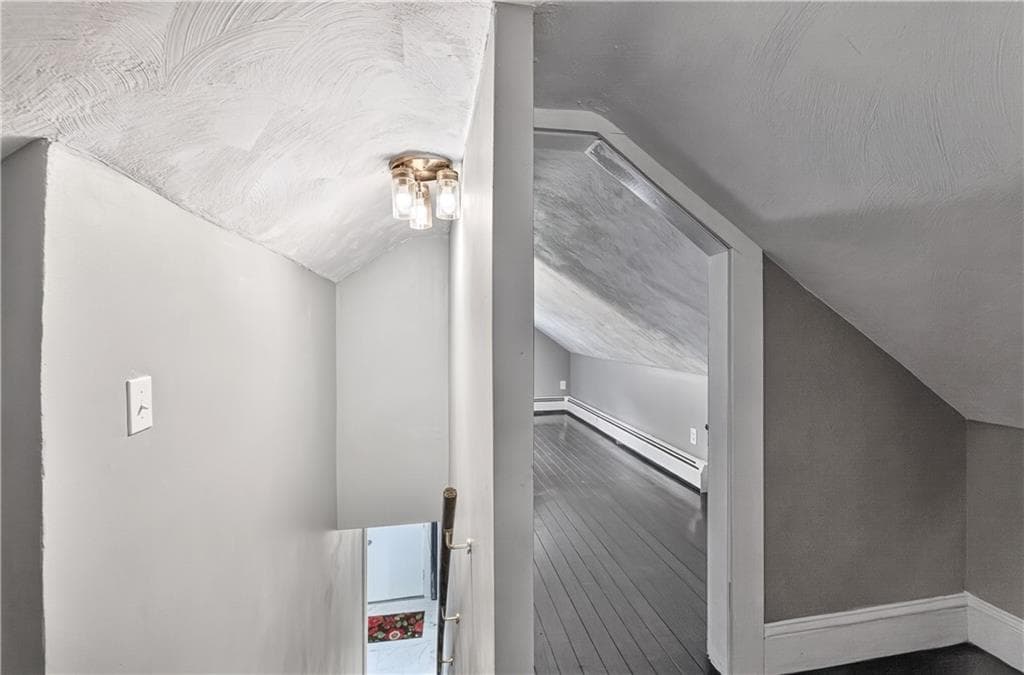31 Elton Avenue photo 23