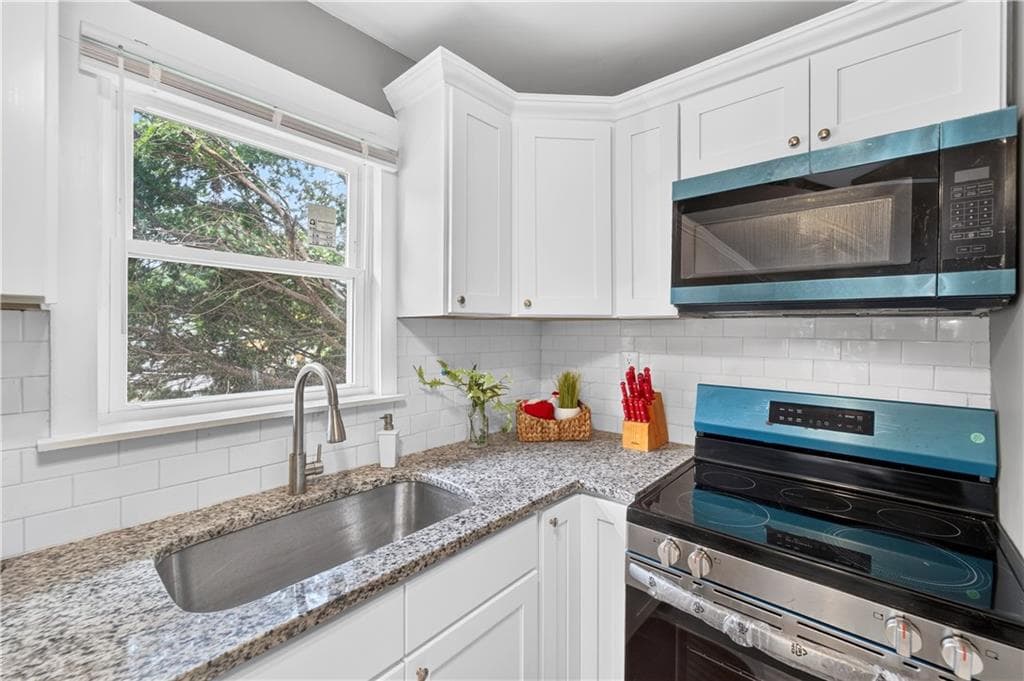 31 Elton Avenue photo 13