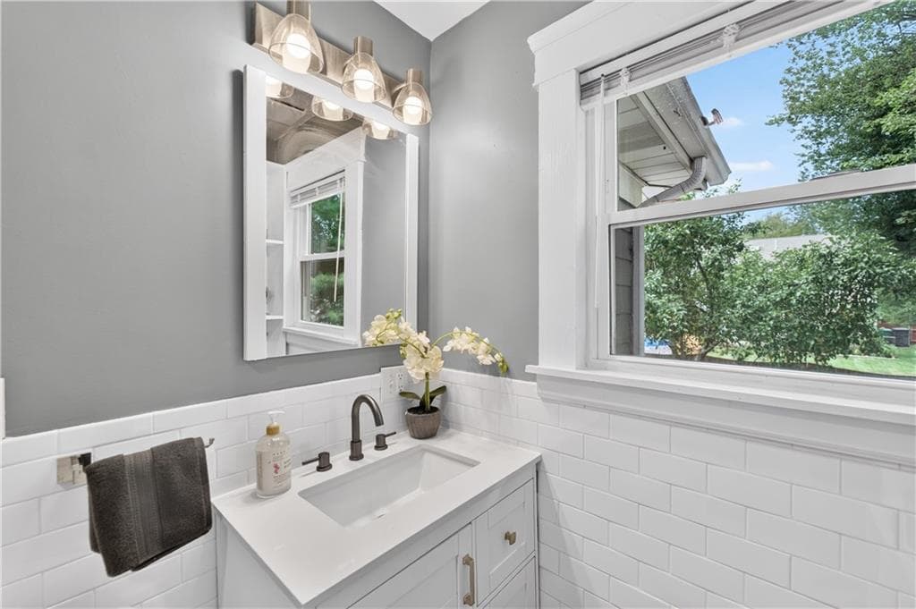 31 Elton Avenue photo 17