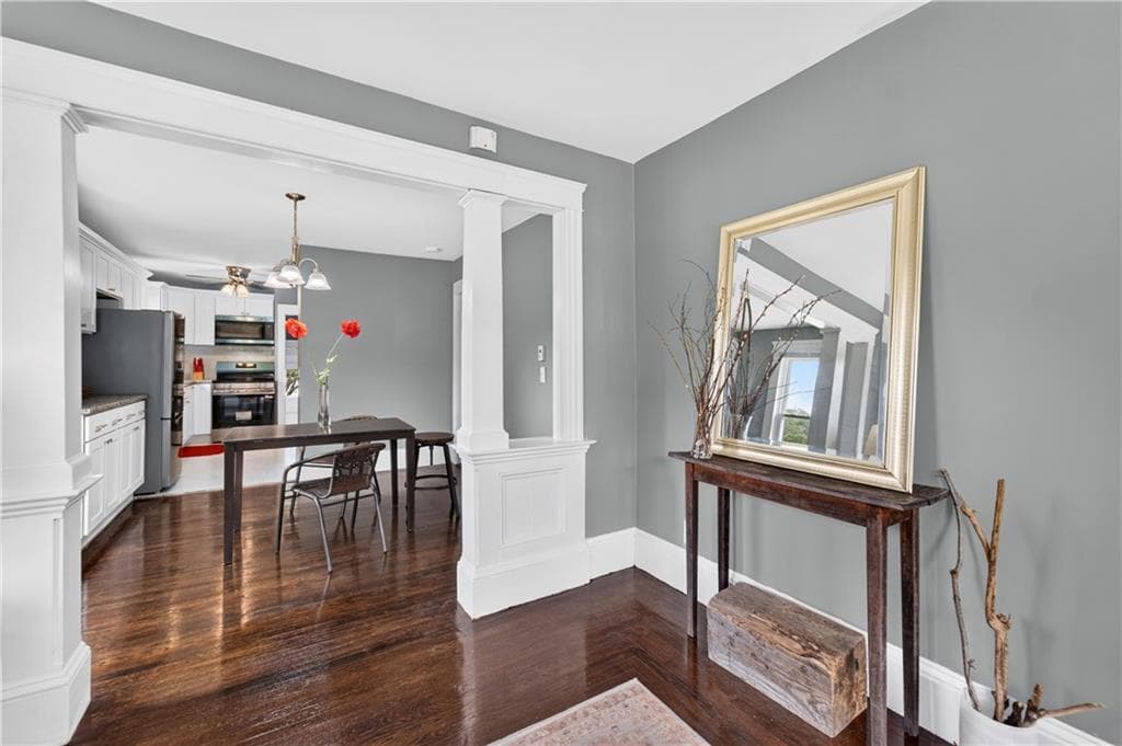 31 Elton Avenue photo 7