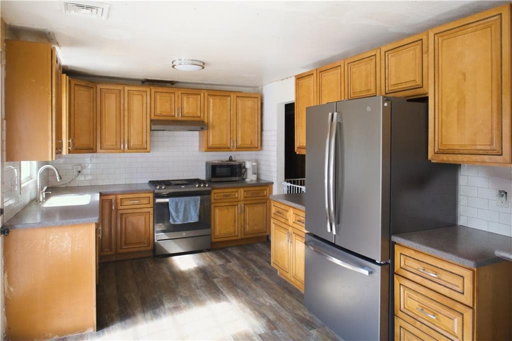 Single Family Residence at 50 Driftwood Drive, Charlestown, photo 3 of 28