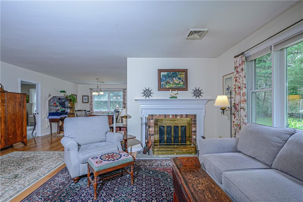 62 Cornell Drive photo 5